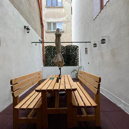 Central Apartment W/ Fire Place - Ground Floor Bucureşti Exterior foto