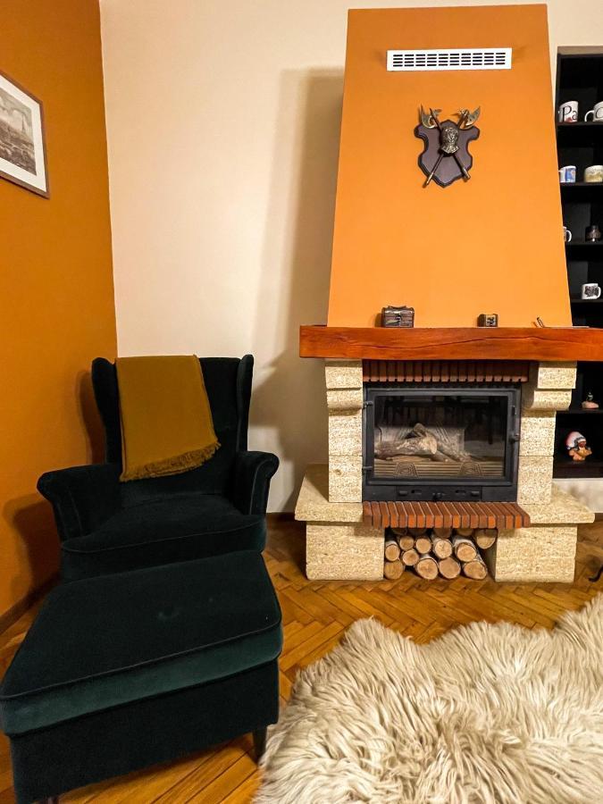 Central Apartment W/ Fire Place - Ground Floor Bucureşti Exterior foto