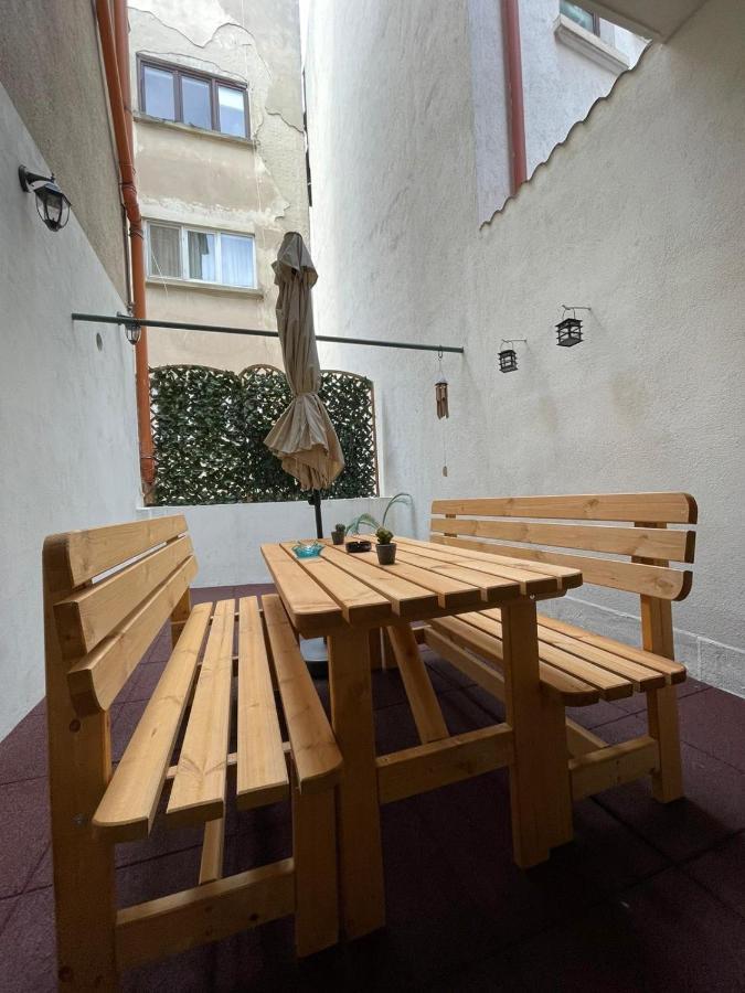 Central Apartment W/ Fire Place - Ground Floor Bucureşti Exterior foto